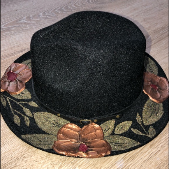 Custom painted floral summer hat - Picture 3 of 3